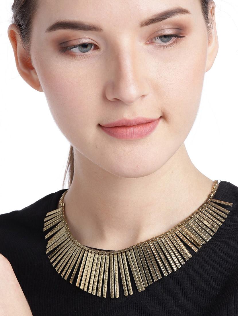 gold metal necklace - 18199064 - Standard Image - 2
