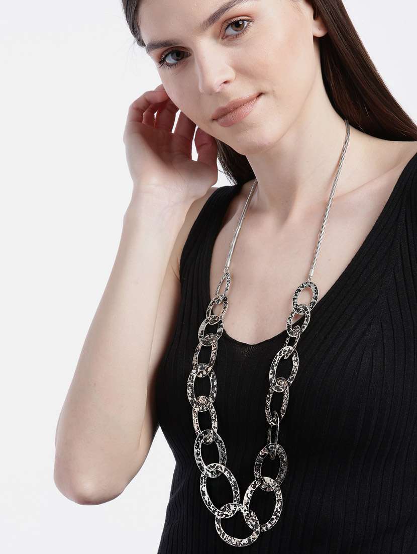 black metal necklace - 18199083 -  Standard Image - 2