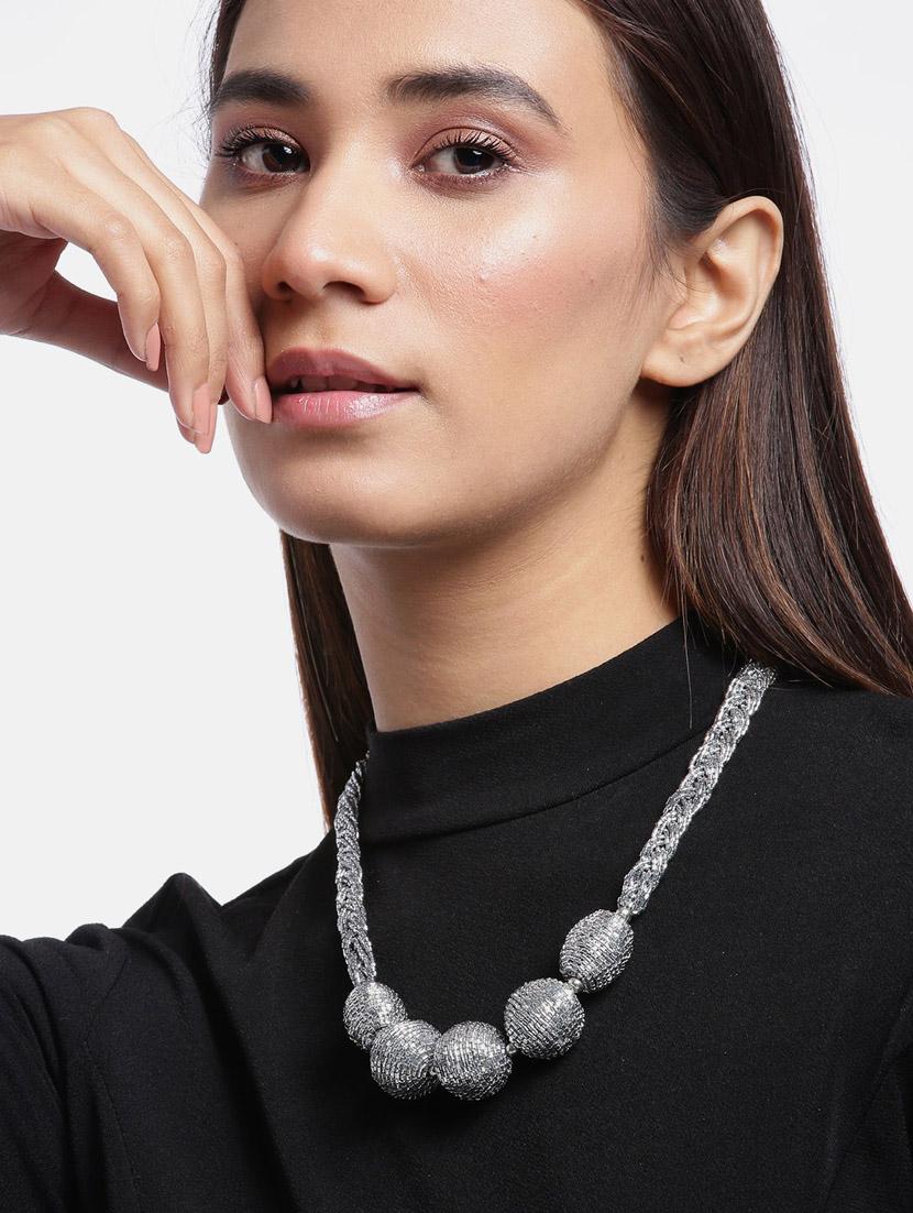 silver metal necklace - 18199085 - Standard Image - 2