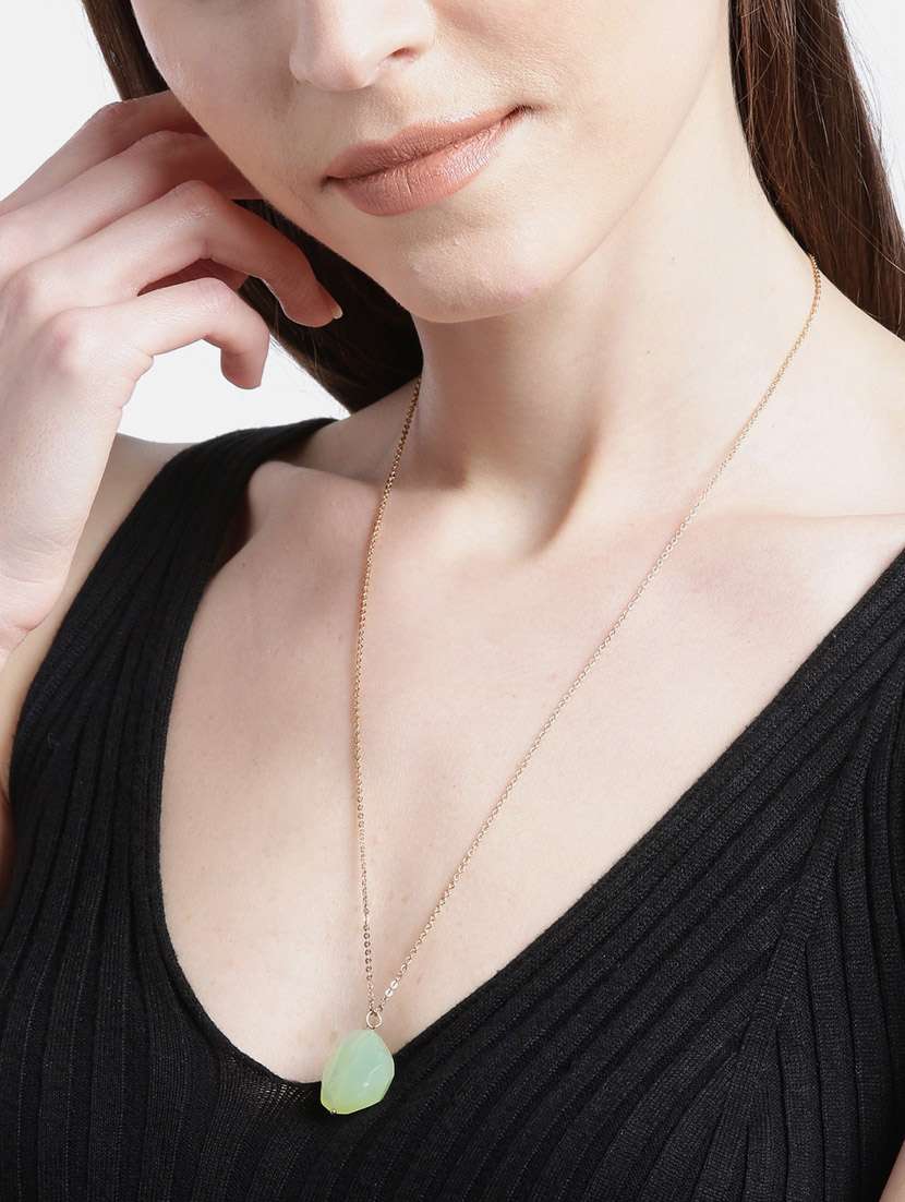 gold metal necklace - 18199113 -  Standard Image - 2