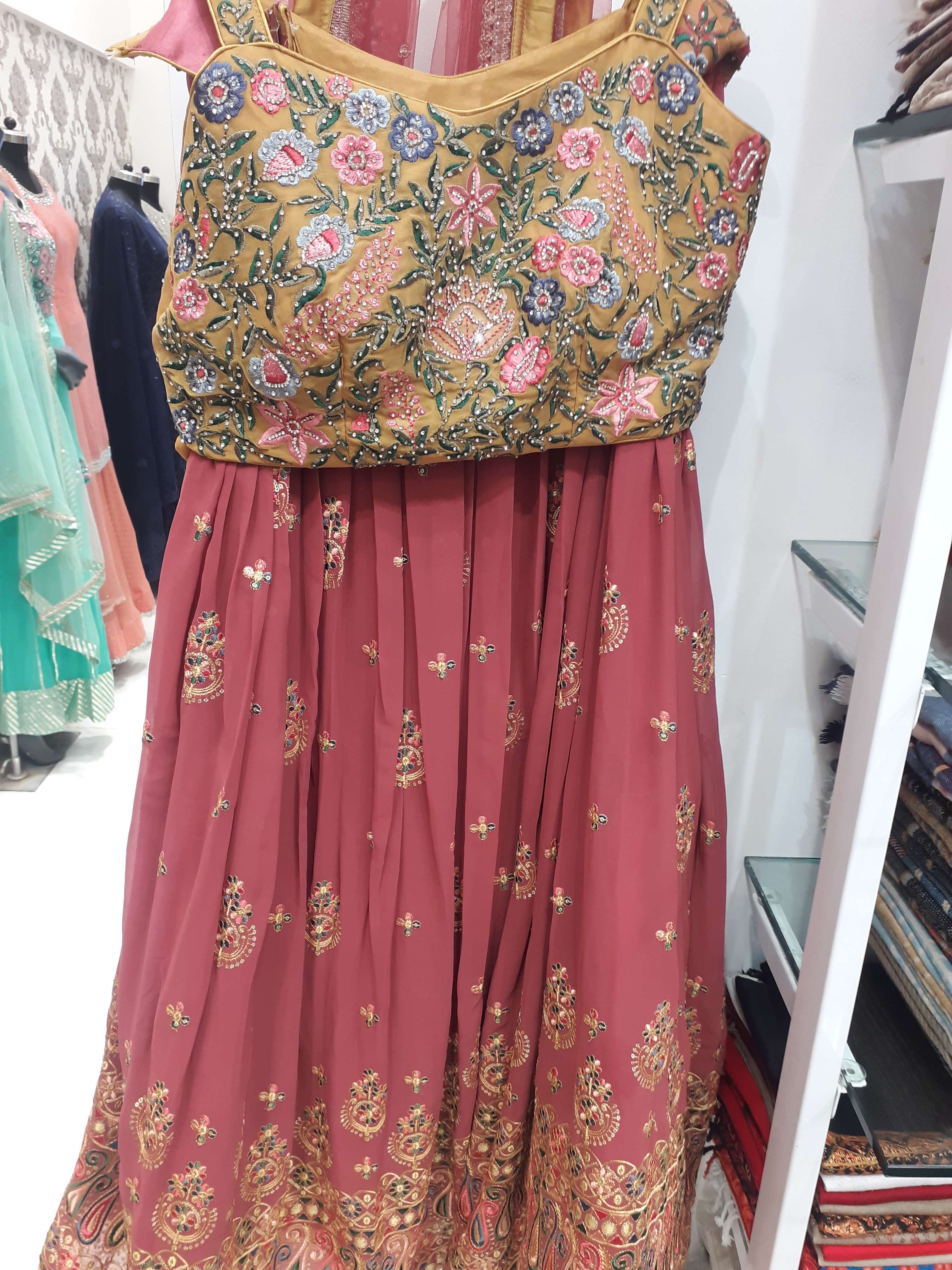 ladies lehengas - 18201903 - Standard Image - 2