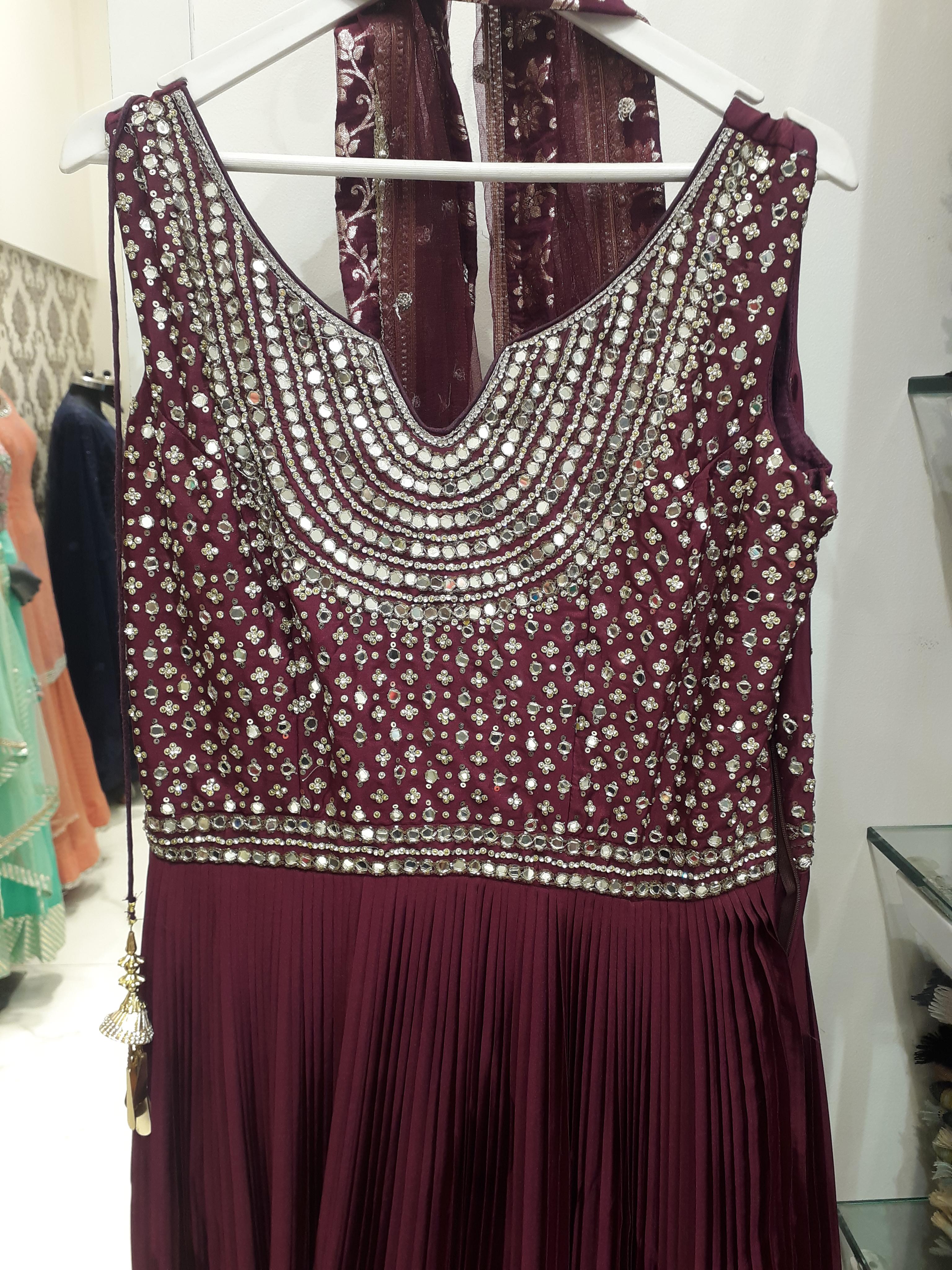 ladies gowns - 18203653 - Standard Image - 2