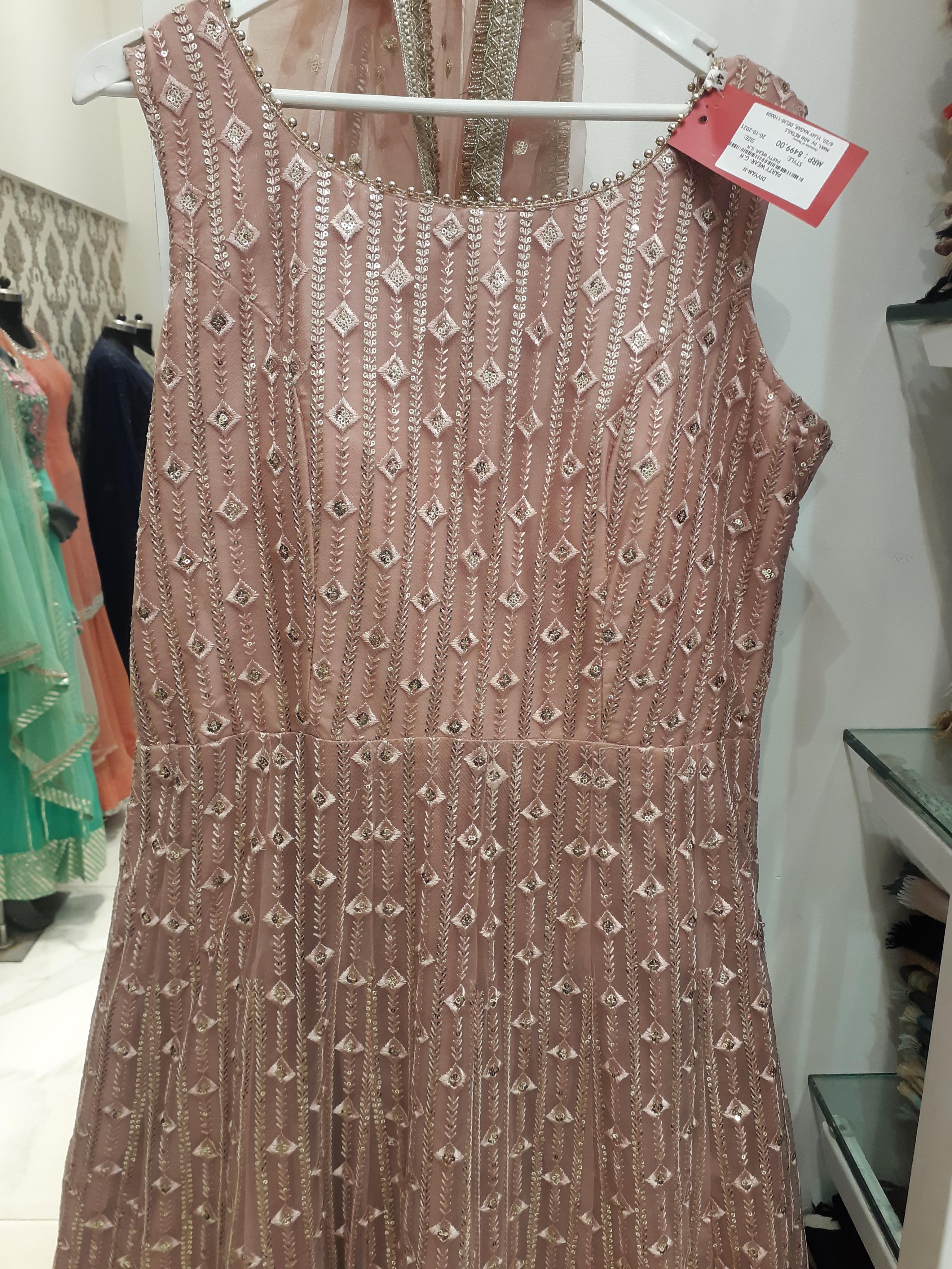 ladies dress - 18203673 - Standard Image - 2