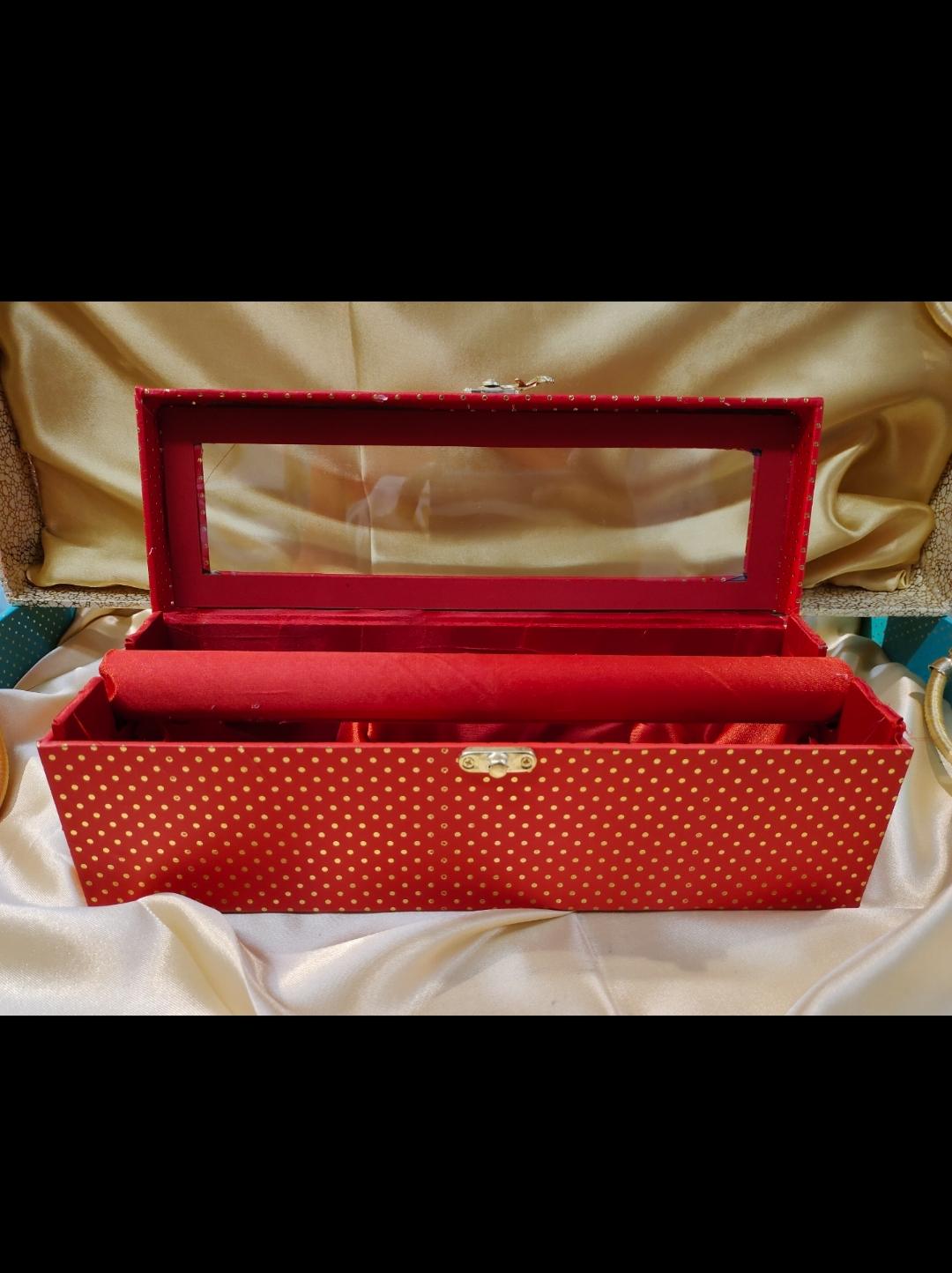 red gift set - 18216200 - Standard Image - 2