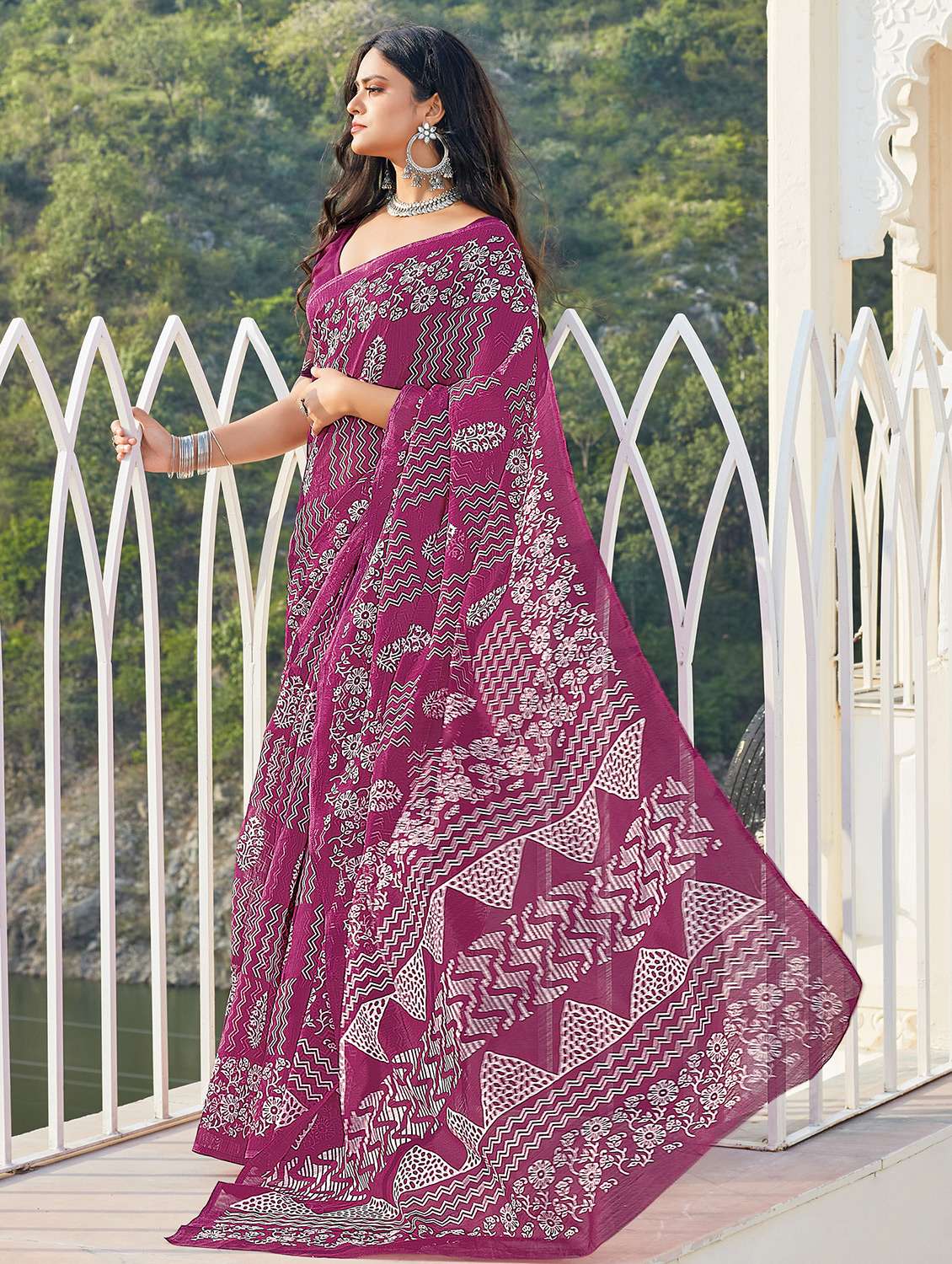 women's printed magenta colored saree