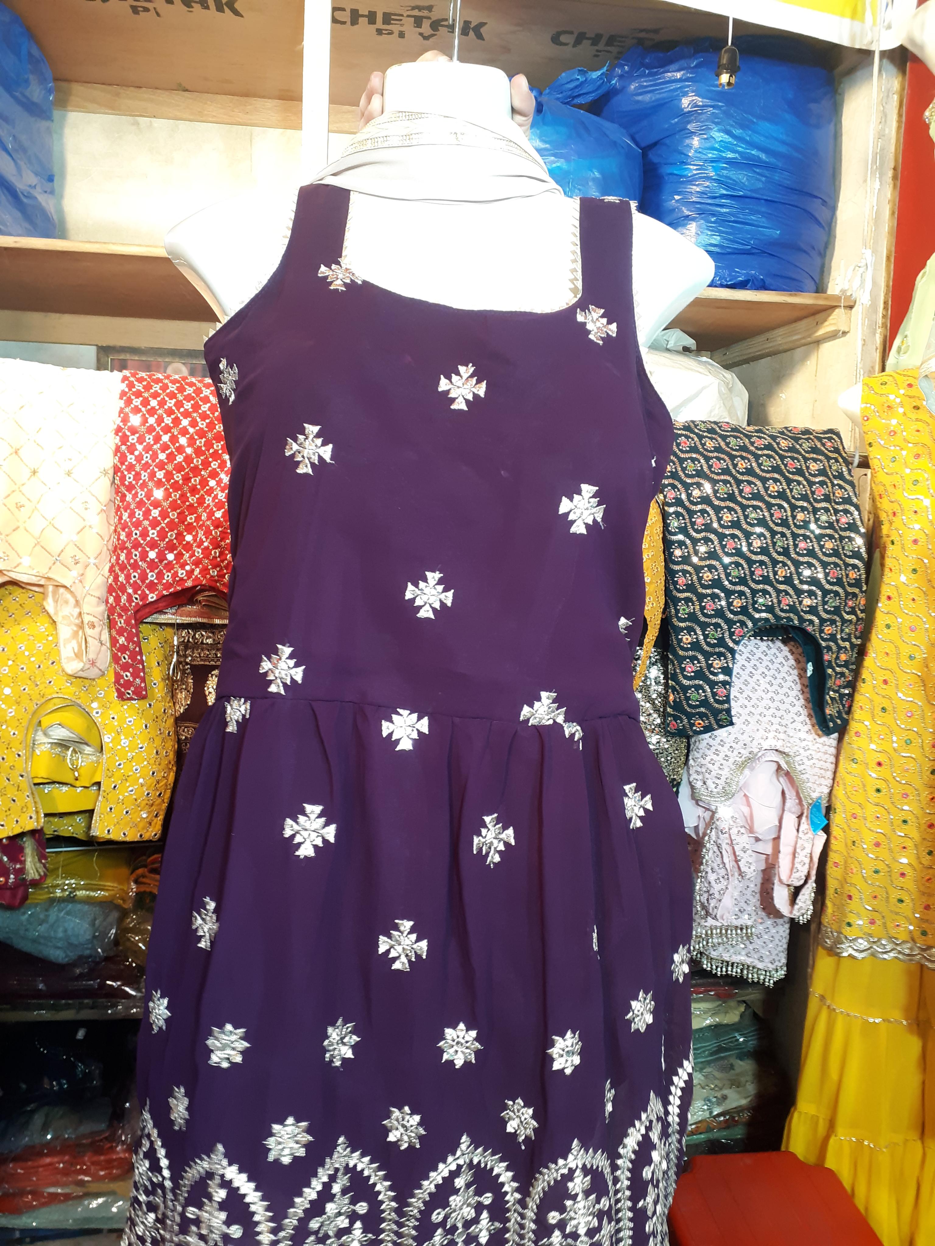 ladies suit - 18218027 - Standard Image - 2