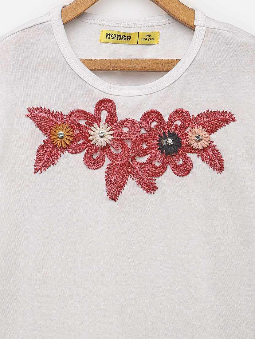 white applique regular tee - 18218873 -  Standard Image - 2