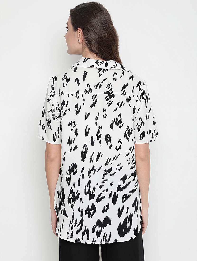 shirt collar printed top - 18246570 - Standard Image - 2