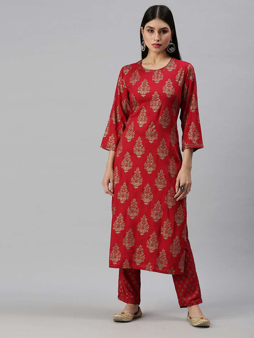 women red floral round neck kurta pant set