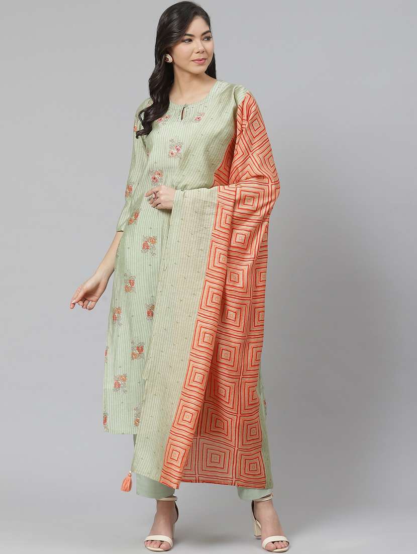 green suit set - 18261343 - Standard Image - 2