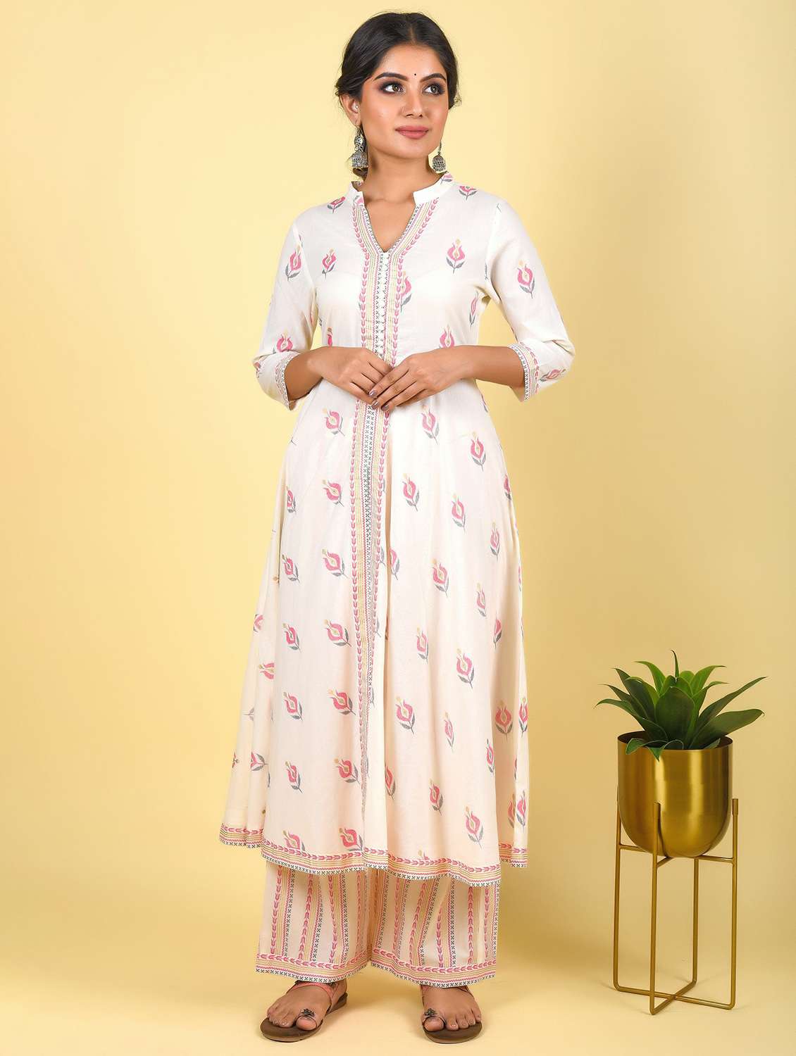 women cream mandarin neck kurta palazzo set  - 18294451 -  Standard Image - 2