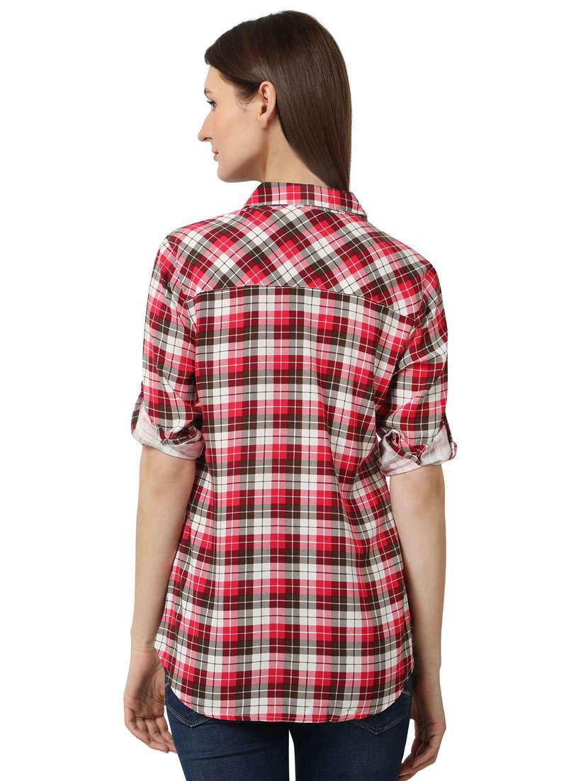 curved hem checkered  shirt - 18297787 -  Standard Image - 2
