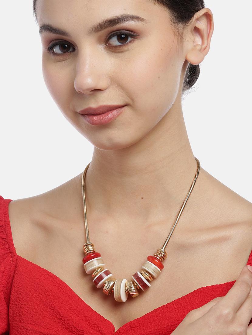 gold metal necklace - 18300575 - Standard Image - 2