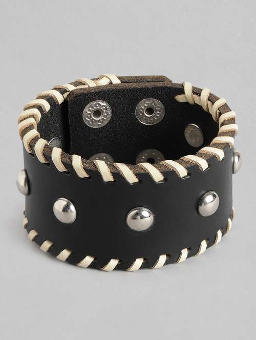 black wool bangle  bracelet - 18300653 -  Standard Image - 0
