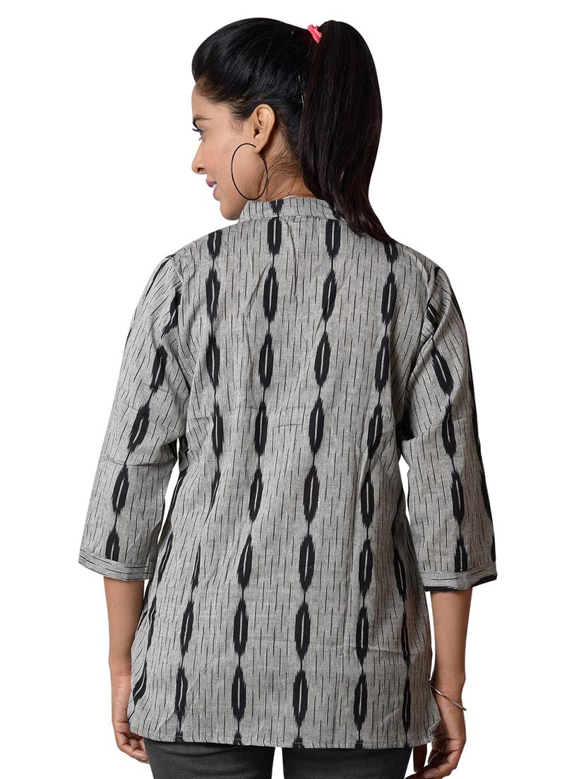 three quarter sleeved ikat printed regular top - 18305284 - Standard Image - 2