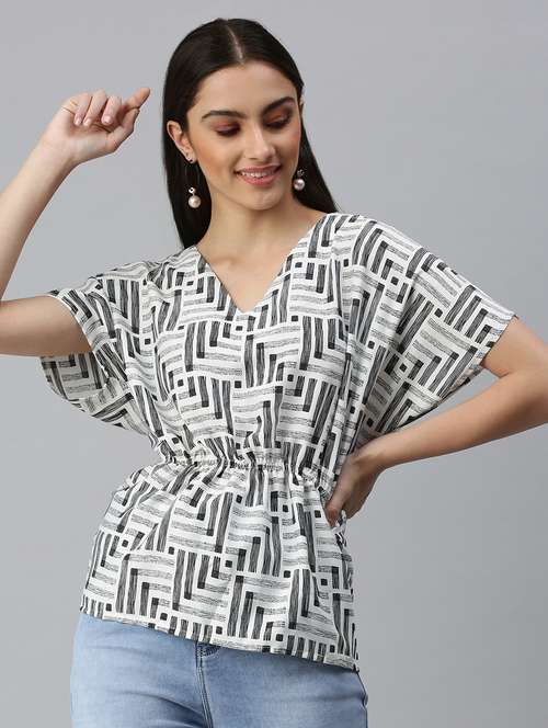 women's geometric print batwing sleeves top - 18310551 -  Standard Image - 0