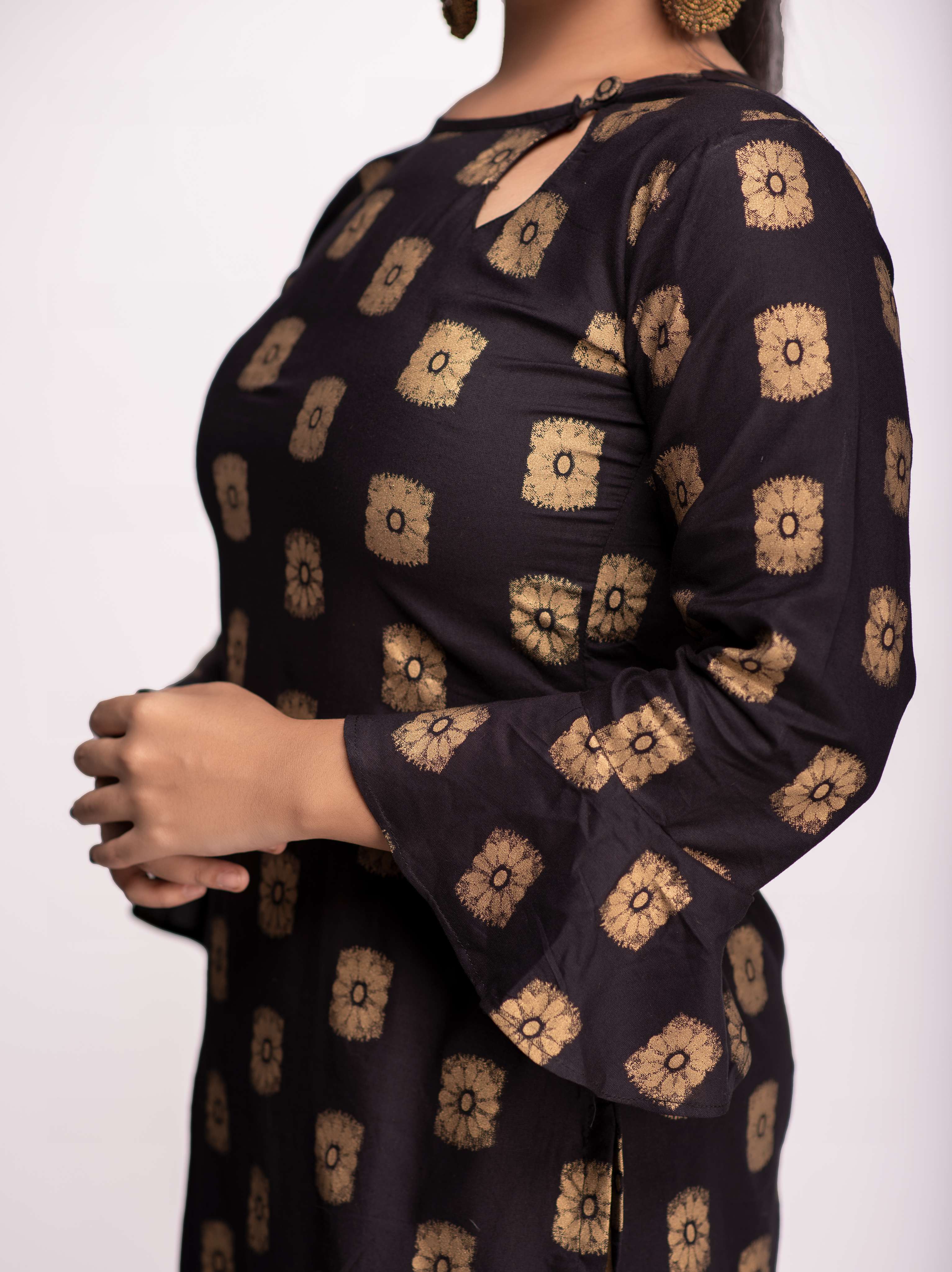 women's straight kurta - 18313474 -  Standard Image - 2