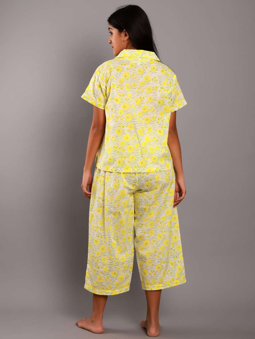 shirt collar printed nightwear capri set  - 18322388 -  Standard Image - 2