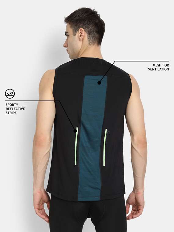 black color-blocked t-shirt - 18342336 -  Standard Image - 2