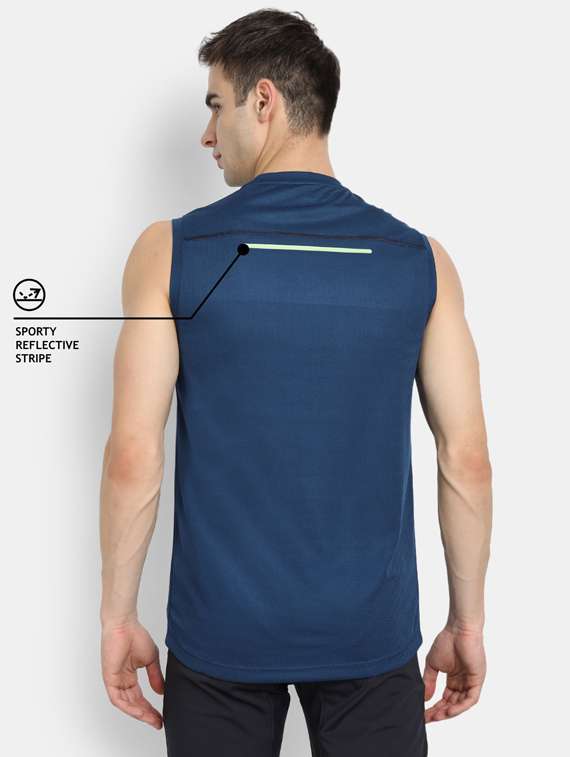 navy-blue solid t-shirt - 18342340 -  Standard Image - 2