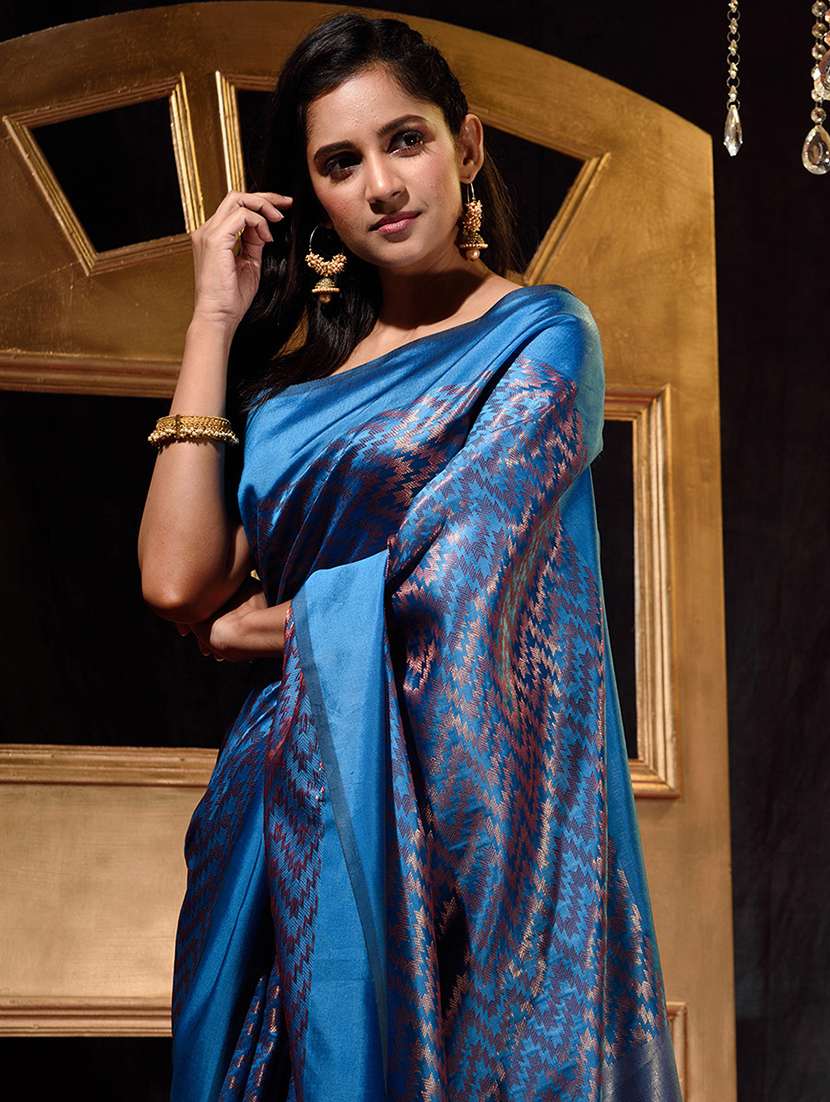 blue silk blend banarasi saree with blouse - 18378116 - Standard Image - 2