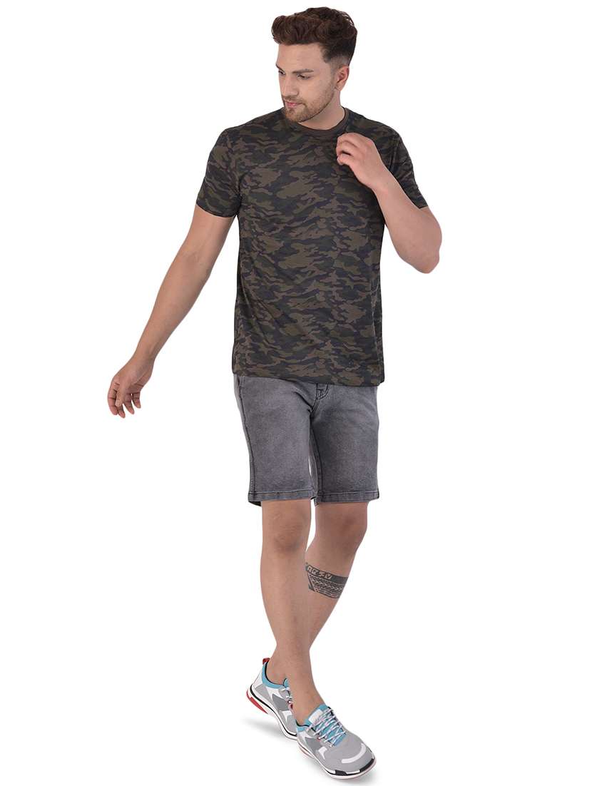 olive green camouflage t-shirt - 18378864 - Standard Image - 2