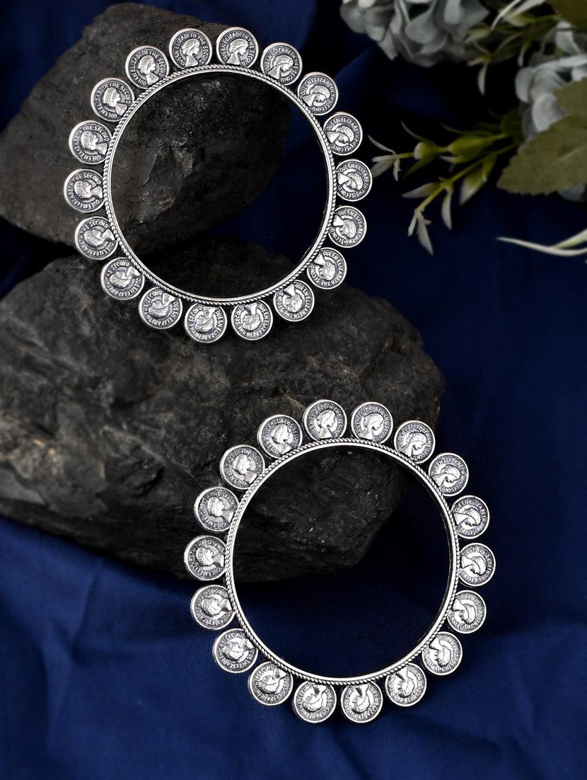set of 2 silver toned oxidised bangles - 18380064 - Zoom Image - 0