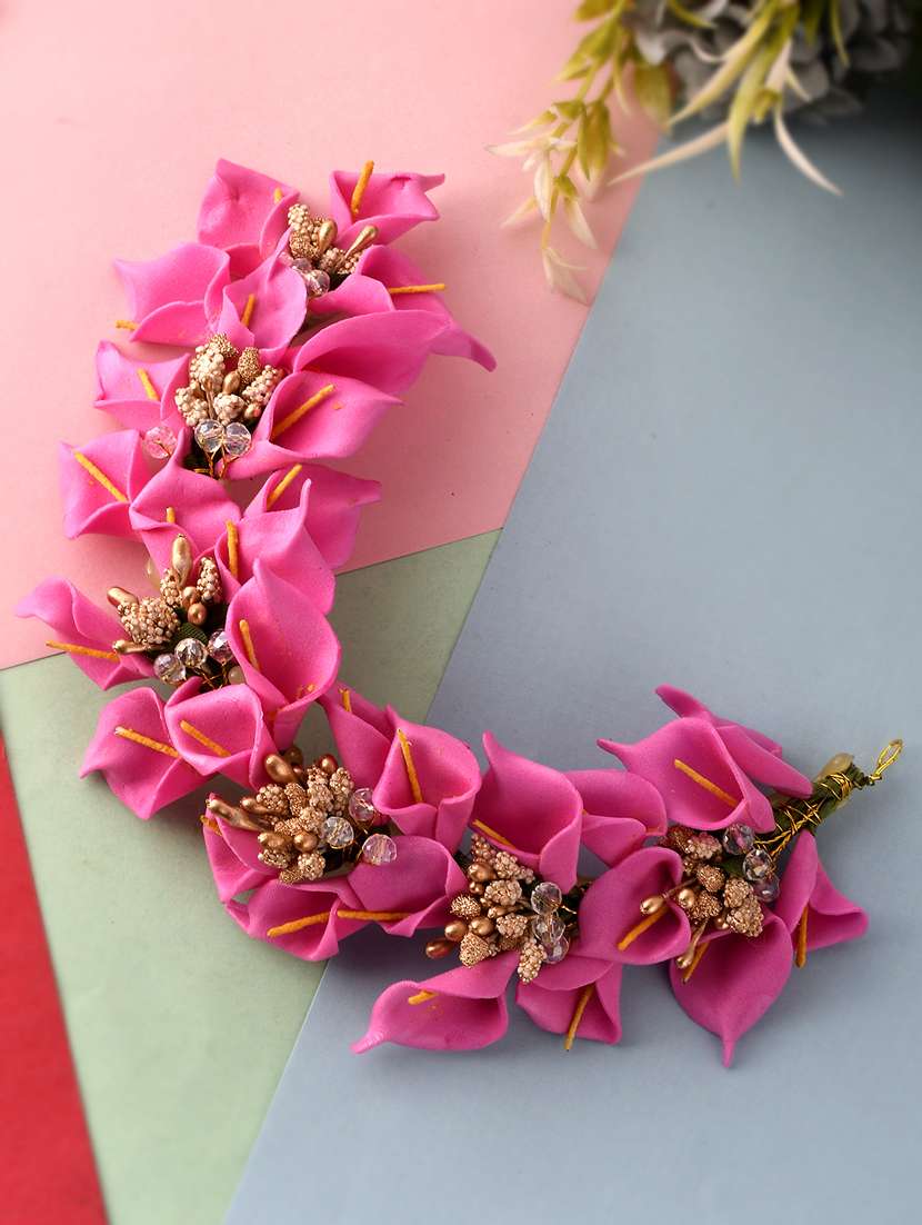  pink colored embellished hair accessory set
