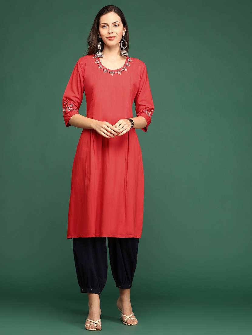 red solid straight kurta - 18390218 -  Zoom Image - 0