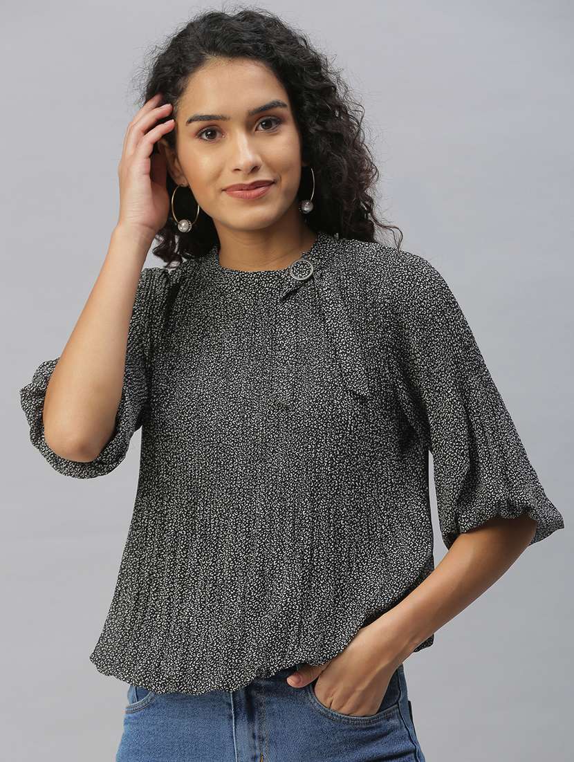 women's straight mock neck top