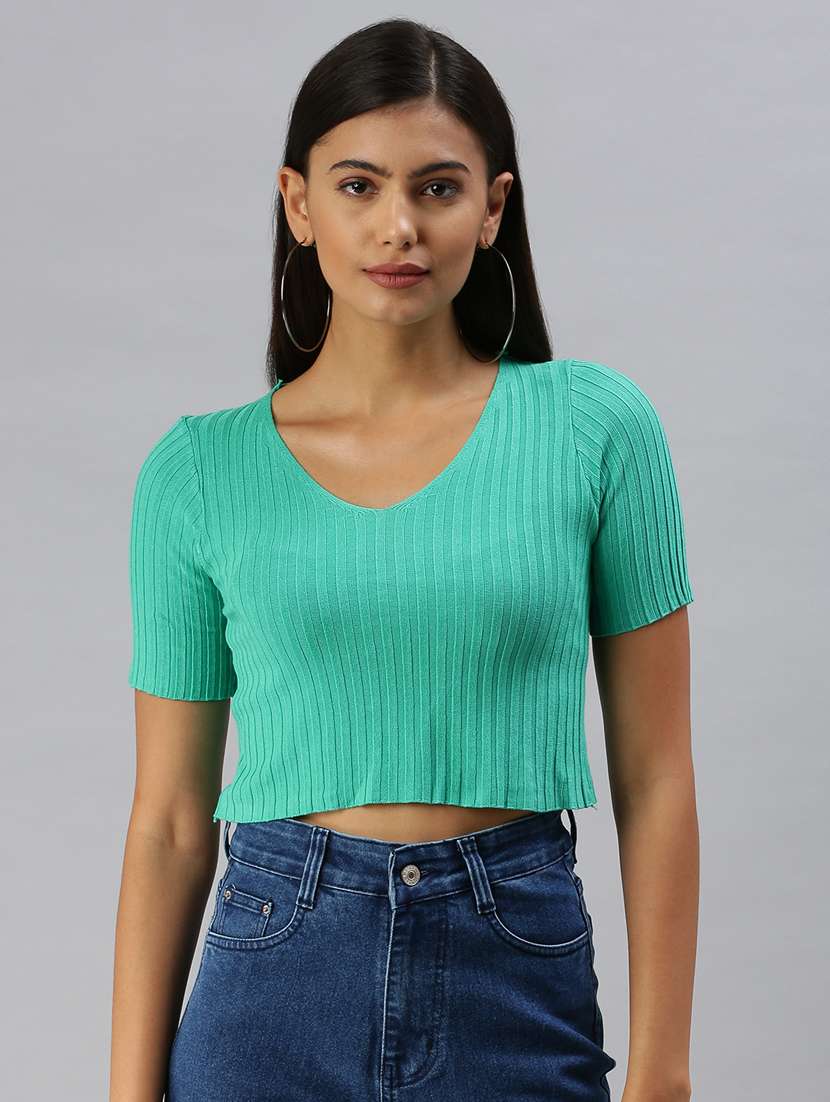 v neck solid crop top 