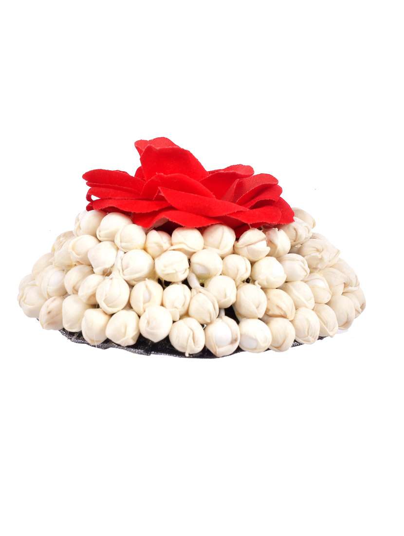 mogra beni rose centre bun juda cover - 18395846 -  Standard Image - 2