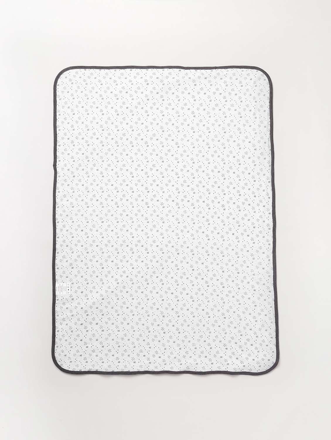 white printed blanket - 18403578 - Standard Image - 2