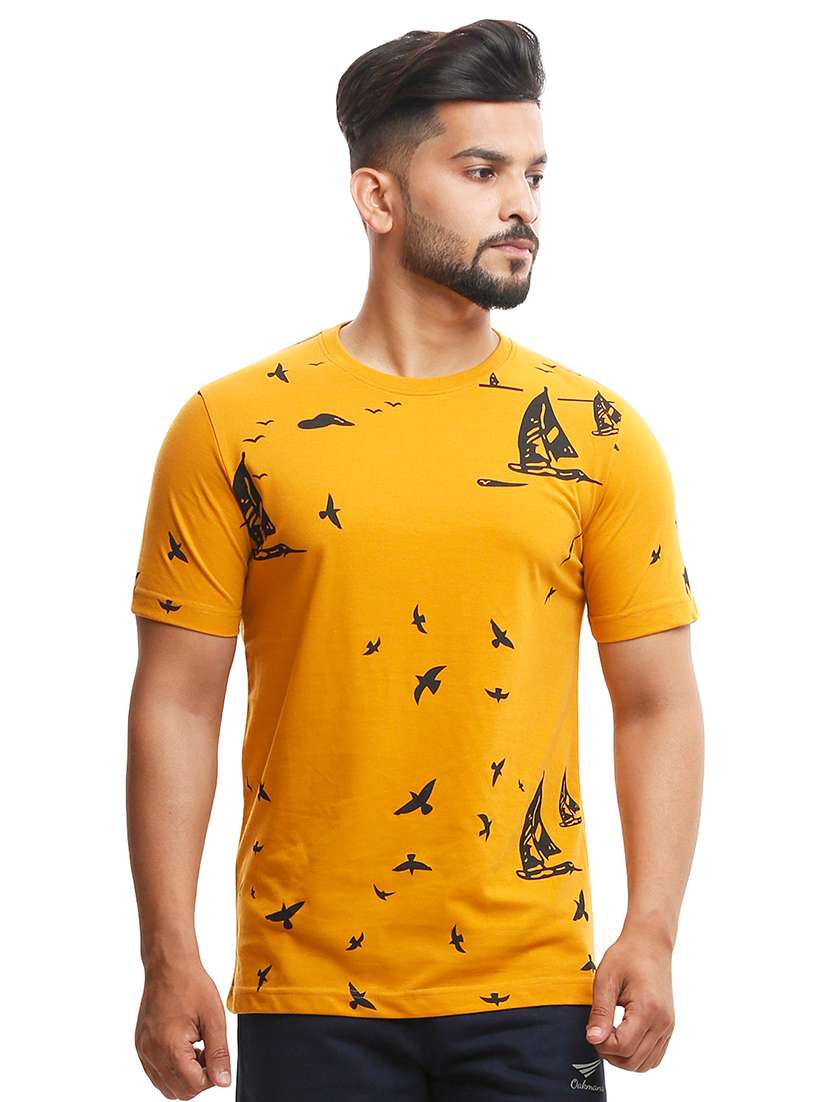 yellow printed t-shirt