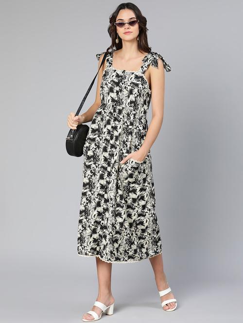 women's  floral dress - 18412929 -  Standard Image - 0
