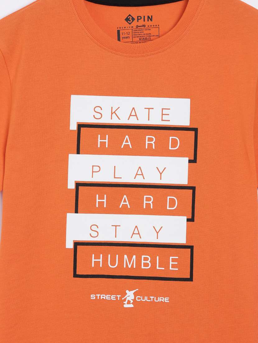 round neck graphic t-shirt - 18414394 -  Standard Image - 2