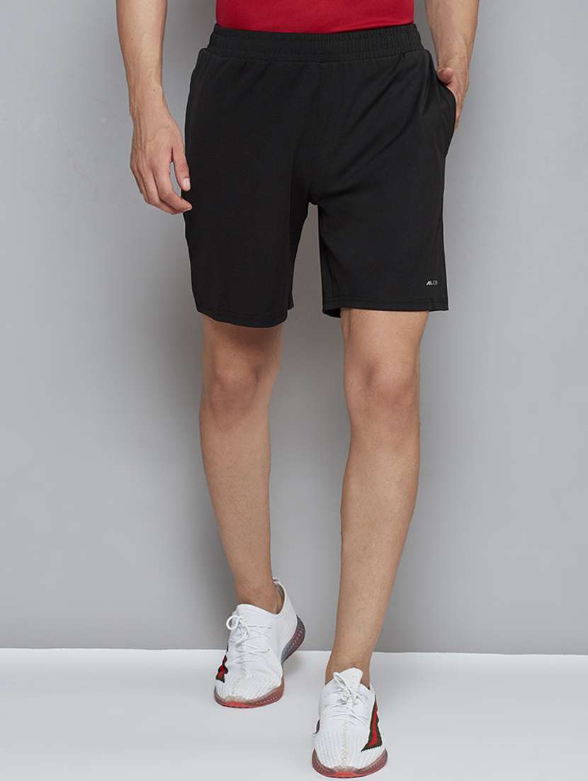 men black solid short