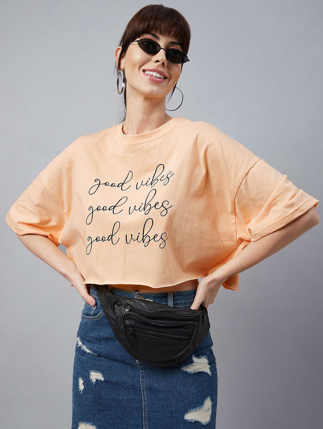 women's chest print crew neck t-shirt