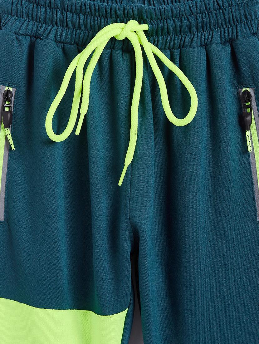 teal color block three fourth - 18429881 - Standard Image - 2