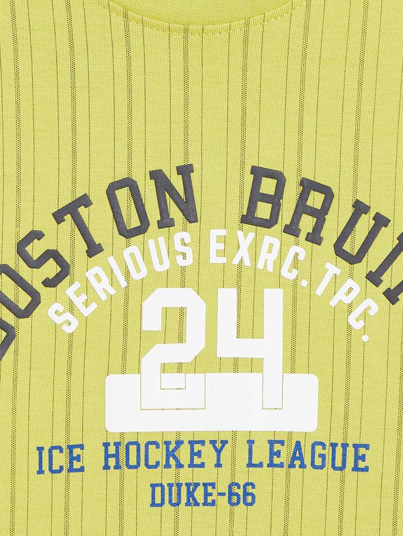 green striped  t-shirt - 18429929 -  Standard Image - 2