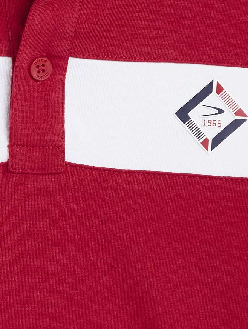 maroon printed t-shirt - 18429937 -  Standard Image - 2