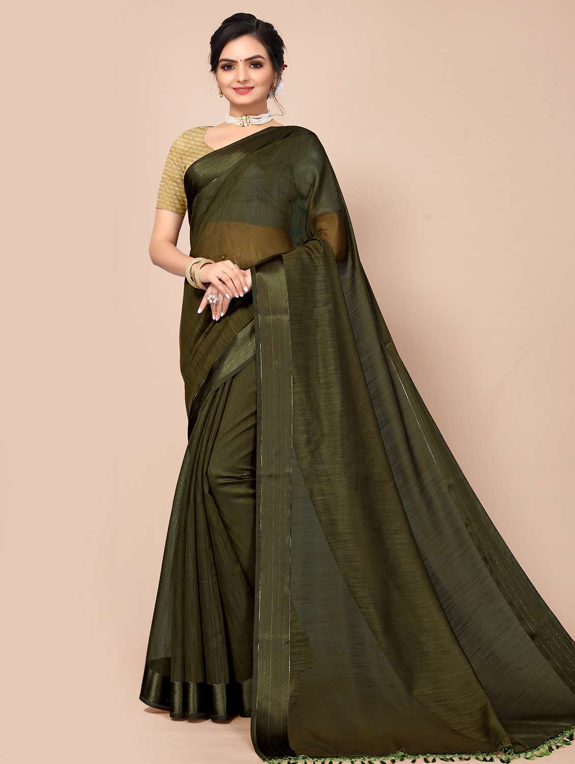 mehandi solid bordered saree with blouse