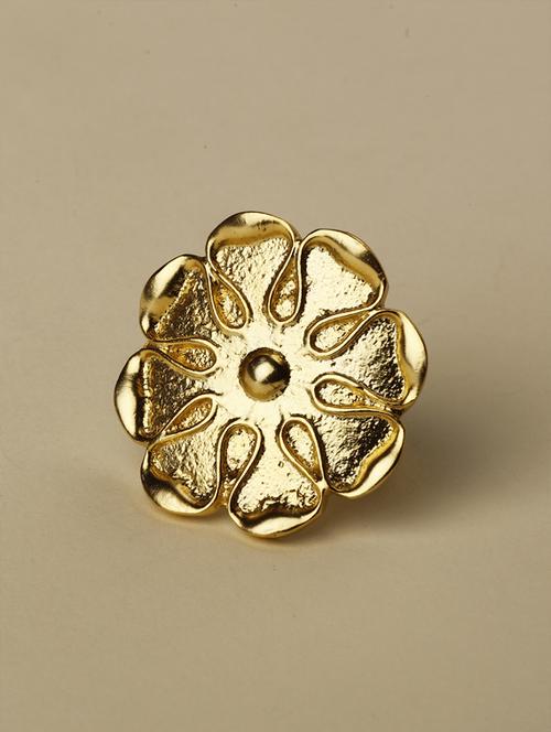 gold brass finger  ring - 18449984 -  Standard Image - 0