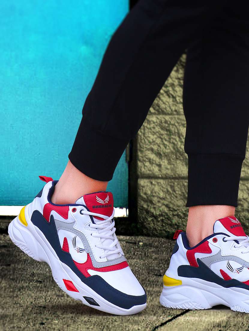 red color block sport shoe - 18461663 - Standard Image - 2
