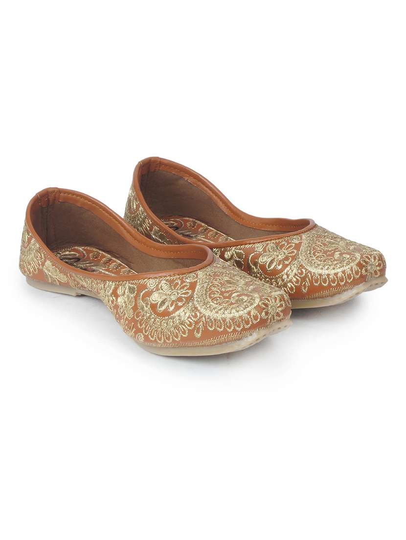 women brown slip on mojari