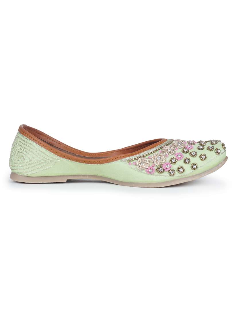 women green slip on mojari - 18463204 -  Standard Image - 2