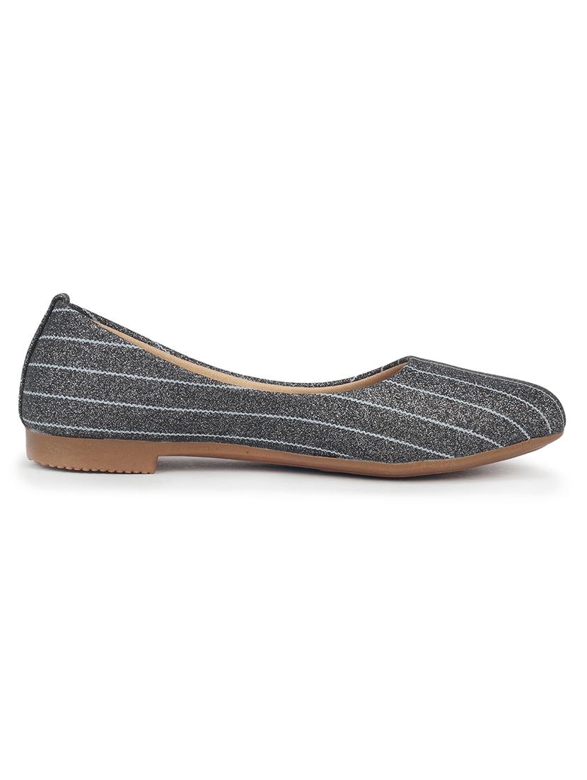 black slip on mojari - 18463308 - Standard Image - 2