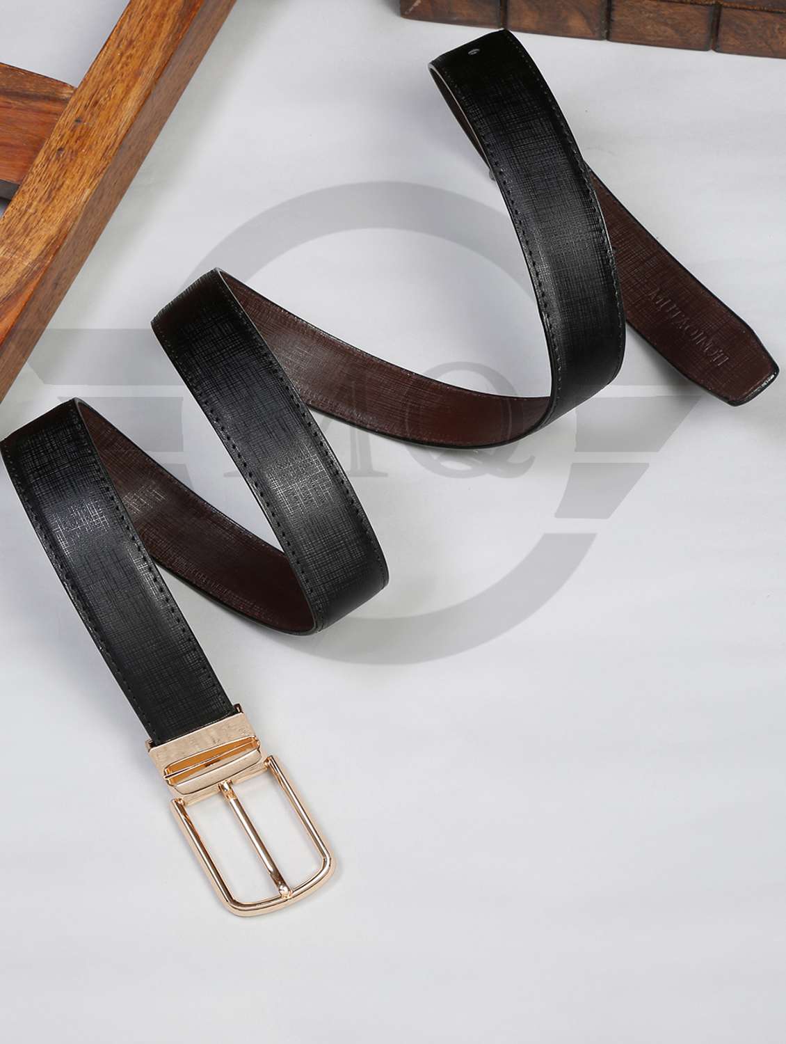 stripe black leather belt