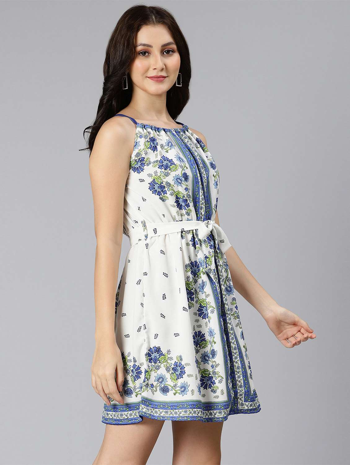 women's  floral dress - 18471032 -  Standard Image - 2