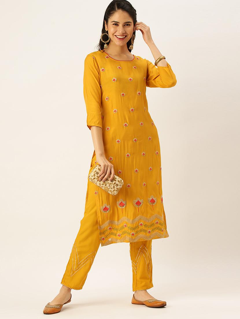 women embroidered round neck kurta pant set
